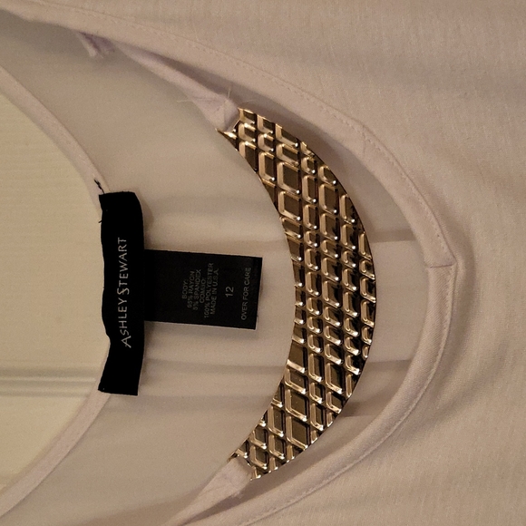 Top - Picture 2 of 3